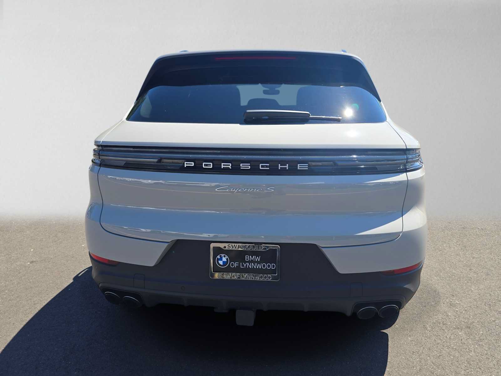 Used 2025 Porsche Cayenne S AWD/4WD image 4