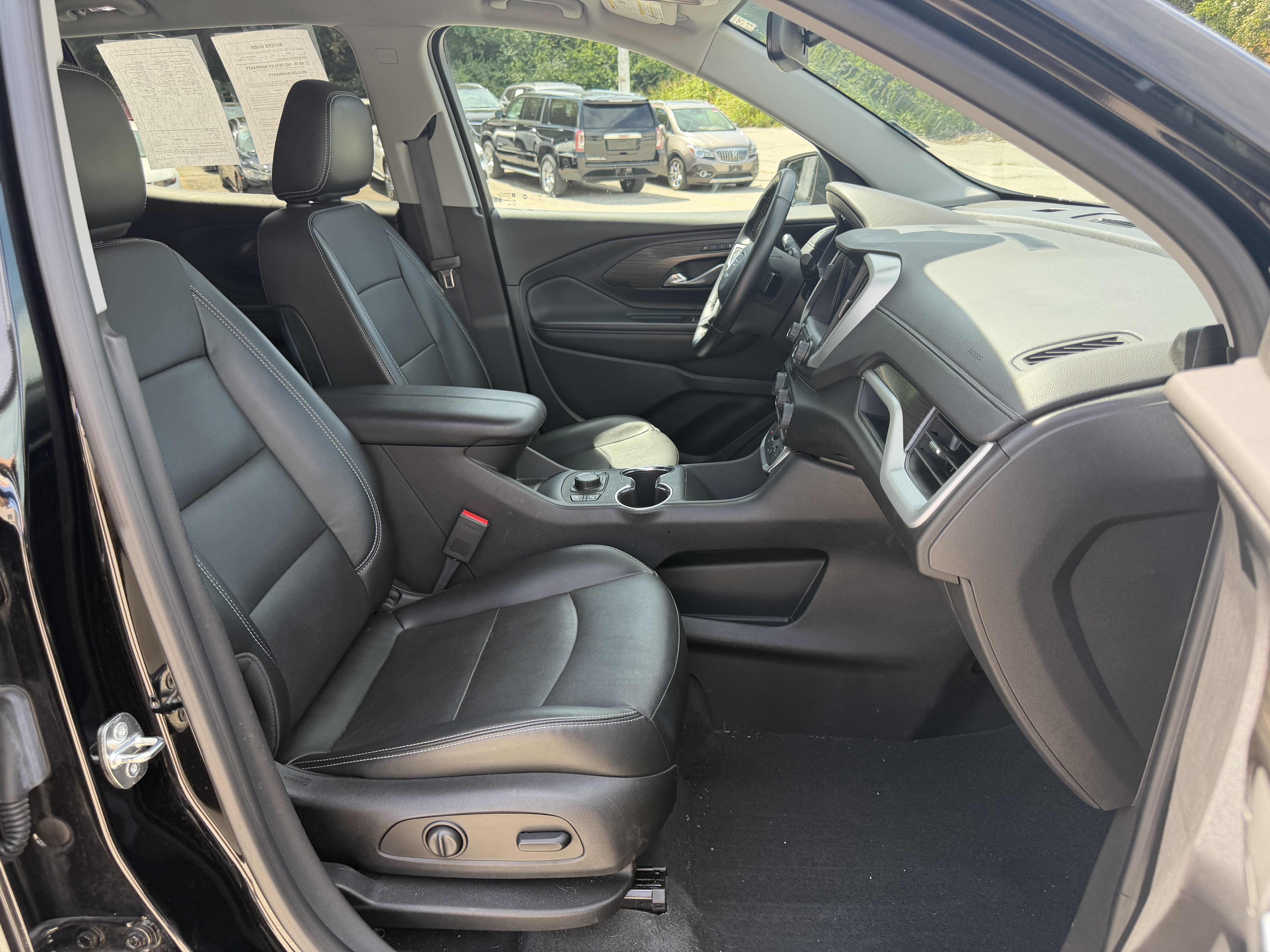 Used 2024 GMC Terrain SLT FWD image 11