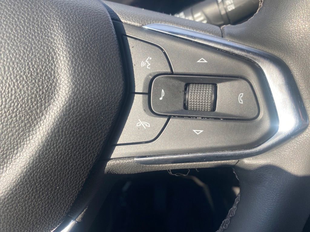 Used 2024 Chevrolet Trax LT w/ Sunroof Package image 10