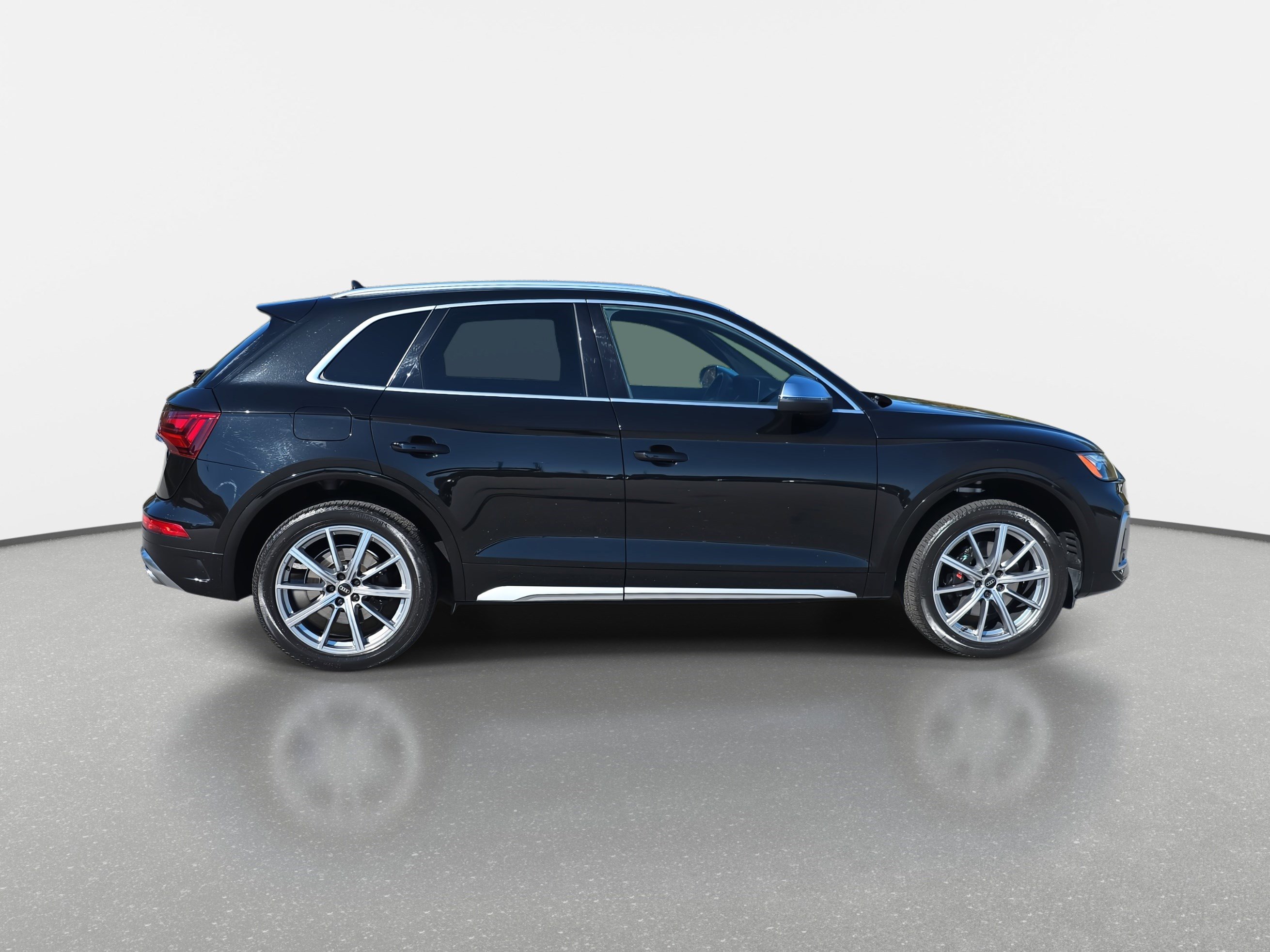 Used 2022 Audi SQ5 Premium Plus w/ Premium Plus Package image 4