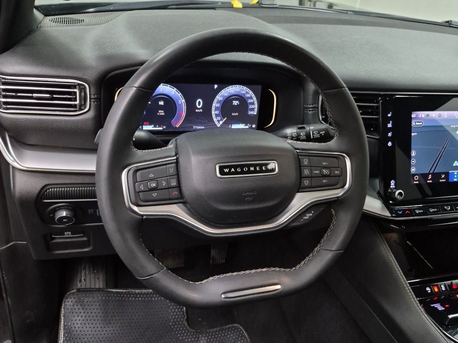 Used 2023 Jeep Wagoneer Series II AWD/4WD image 13