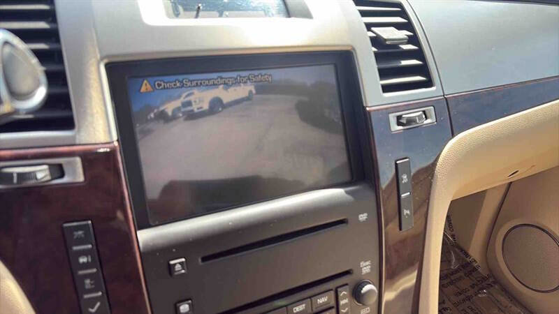 Used 2007 Cadillac Escalade EXT w/ Information Package AWD/4WD image 21