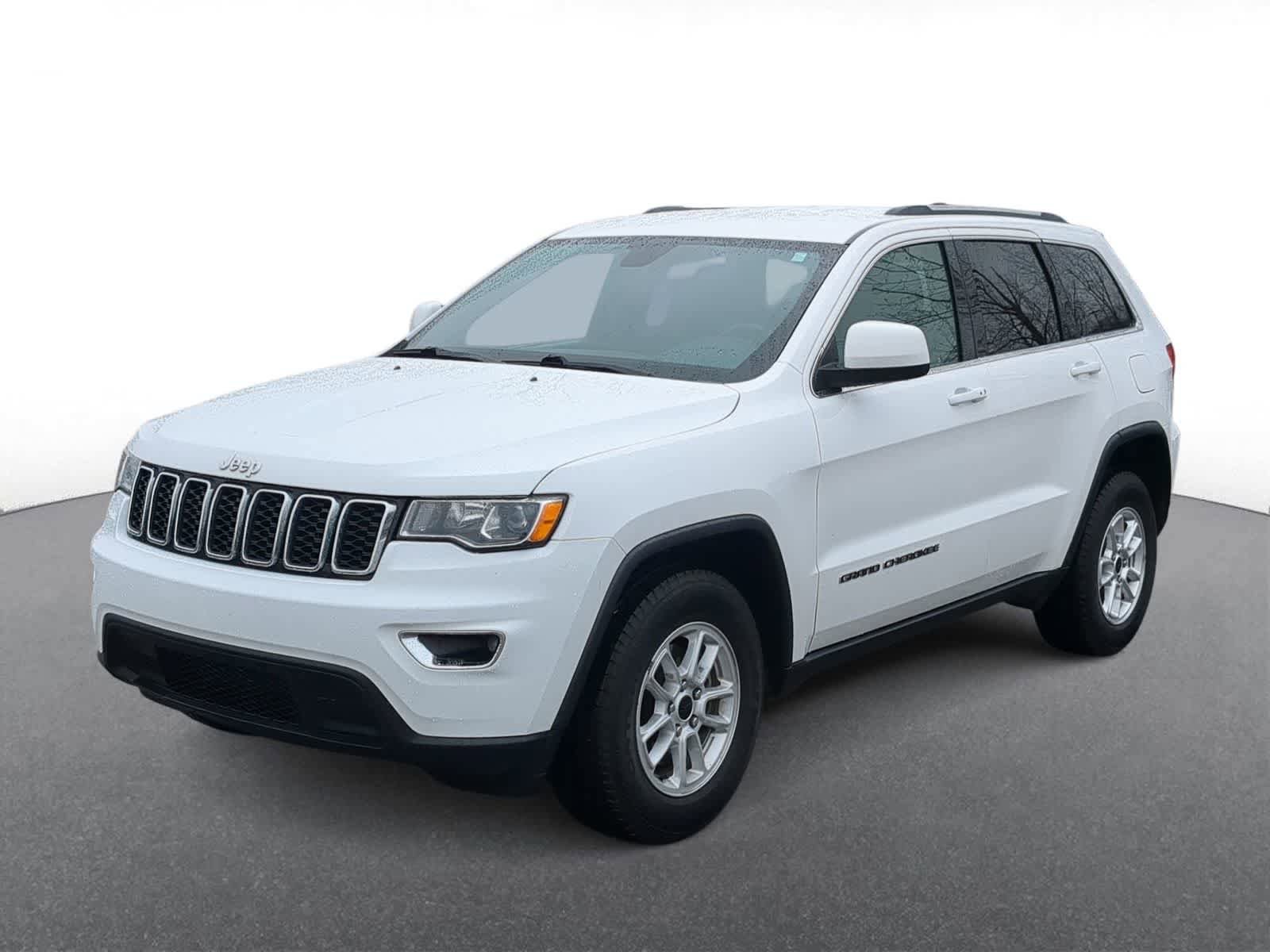 Certified 2019 Jeep Grand Cherokee Laredo AWD/4WD image 4