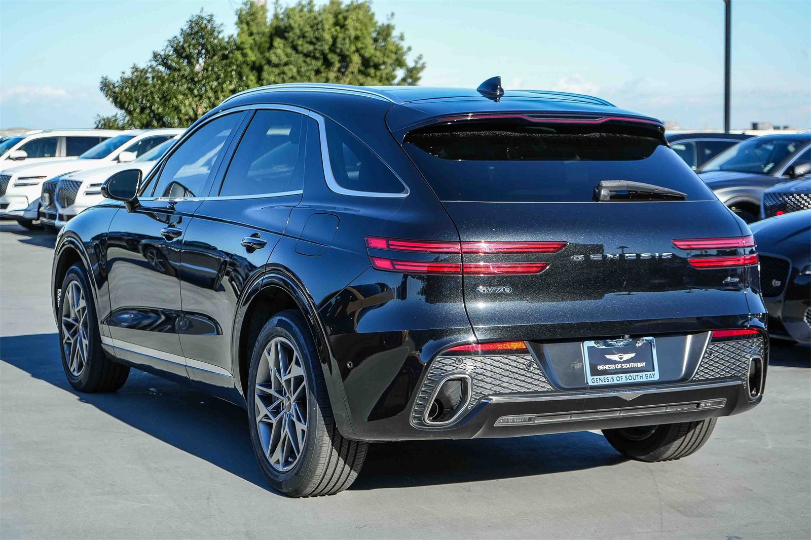 Used 2023 Genesis GV70 2.5T w/ Advanced Package image 8