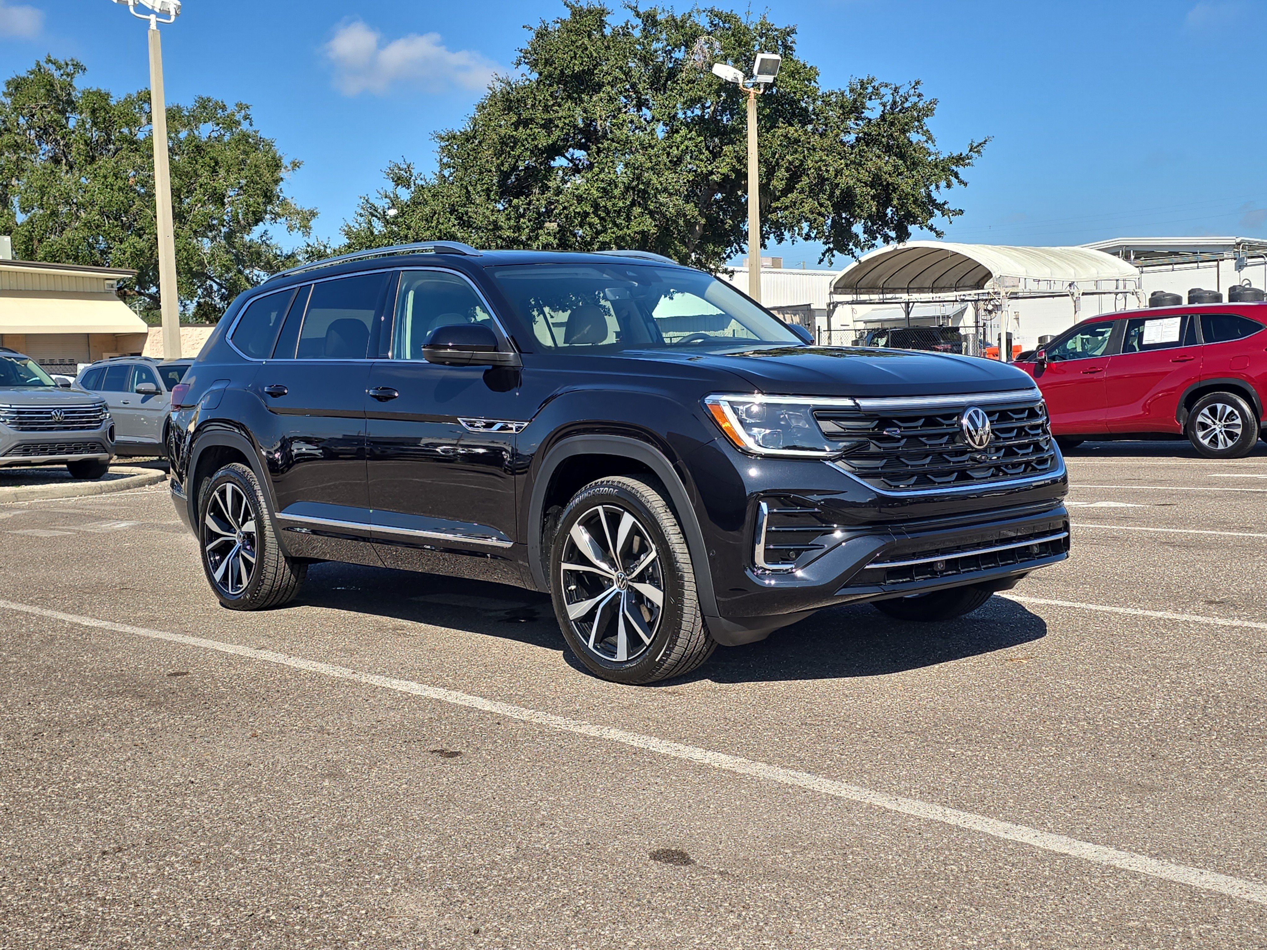 New 2026 Volkswagen Atlas SEL Premium R-Line image 1