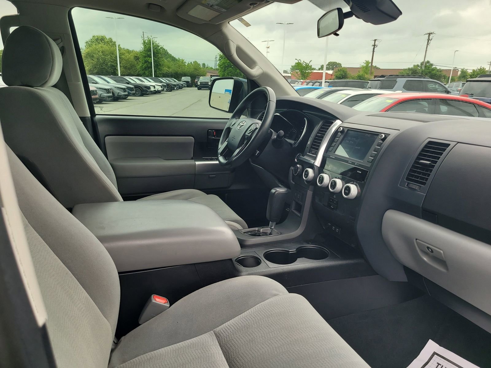 Used 2020 Toyota Sequoia SR5 w/ Carpet Mat Package (TMS) AWD/4WD image 29