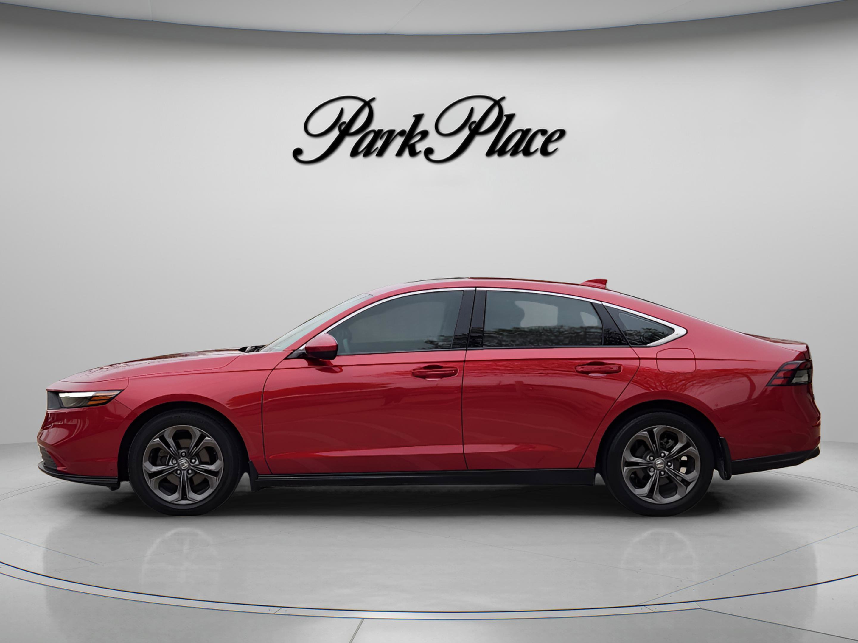 Used 2023 Honda Accord EX image 3