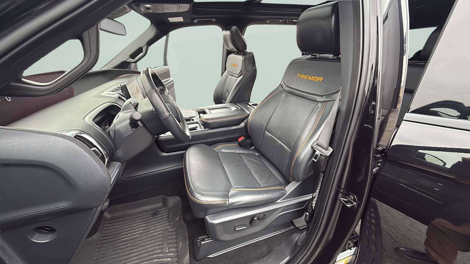 Used 2025 Ford Expedition Tremor image 37