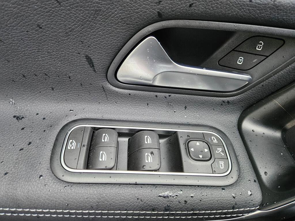 Used 2024 Mercedes-Benz CLA 250 4MATIC image 27