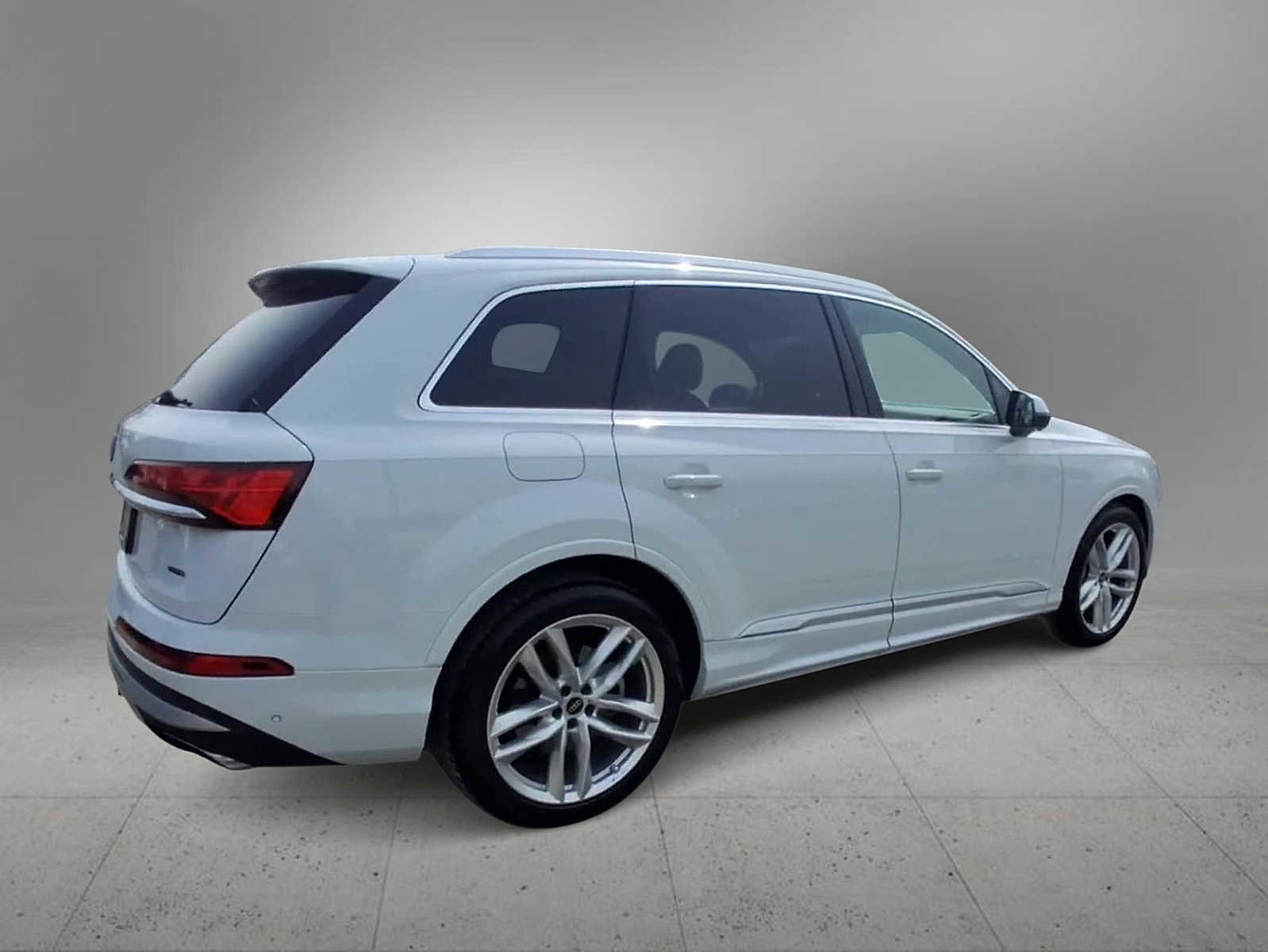 Certified 2025 Audi Q7 3.0T Premium Plus image 8