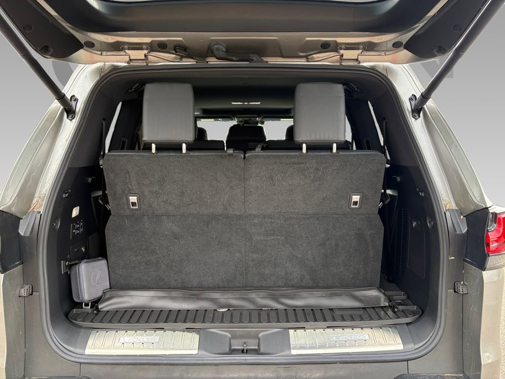 Used 2024 Lexus LX 600 4WD w/ Appearance Package image 24