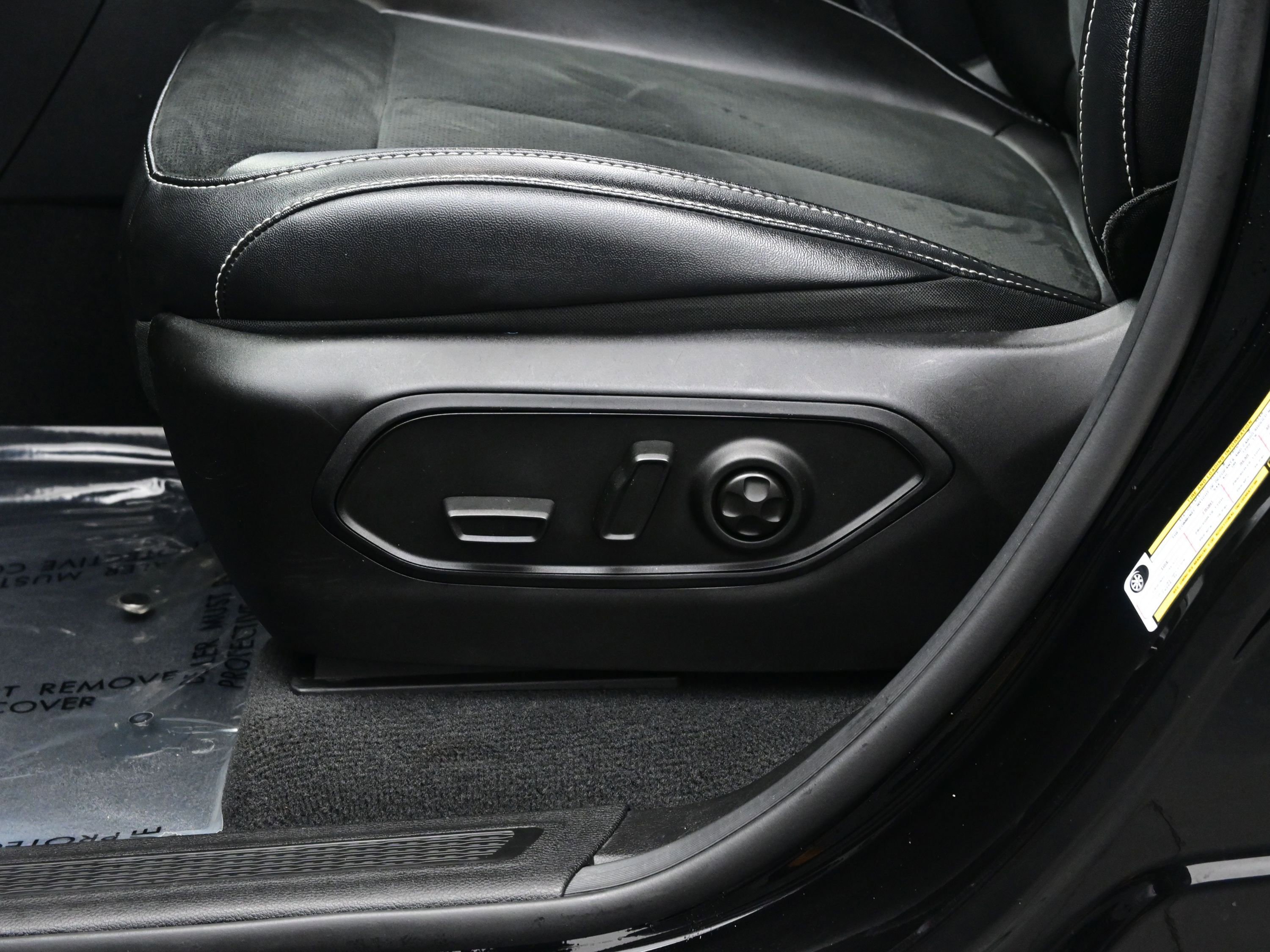 Used 2024 Jeep Grand Cherokee L Altitude image 11