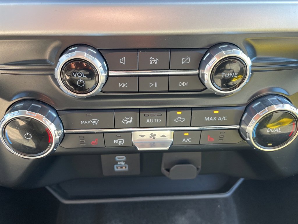 Certified 2022 Ford F150 XLT w/ Equipment Group 302A High image 18