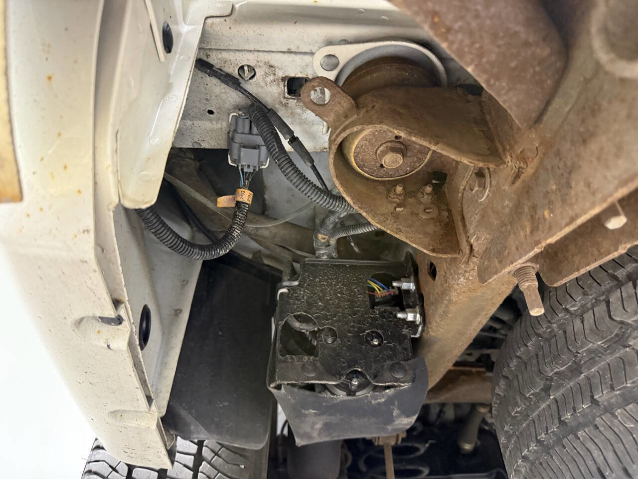 Used 2004 Cadillac Escalade AWD image 36