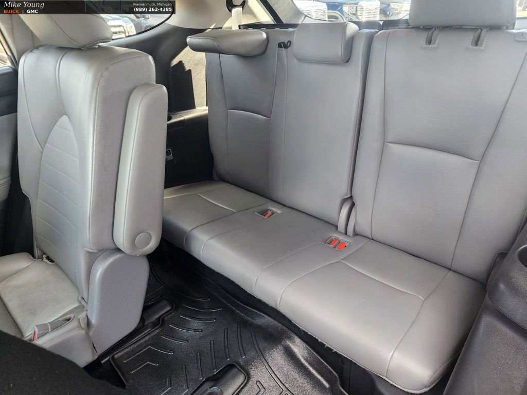 Used 2020 Toyota Highlander XLE image 13