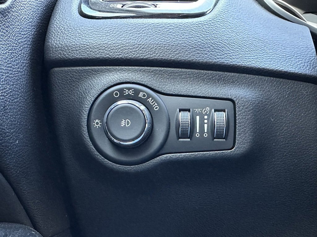 Used 2018 Jeep Compass Limited w/ Navigation Group image 27