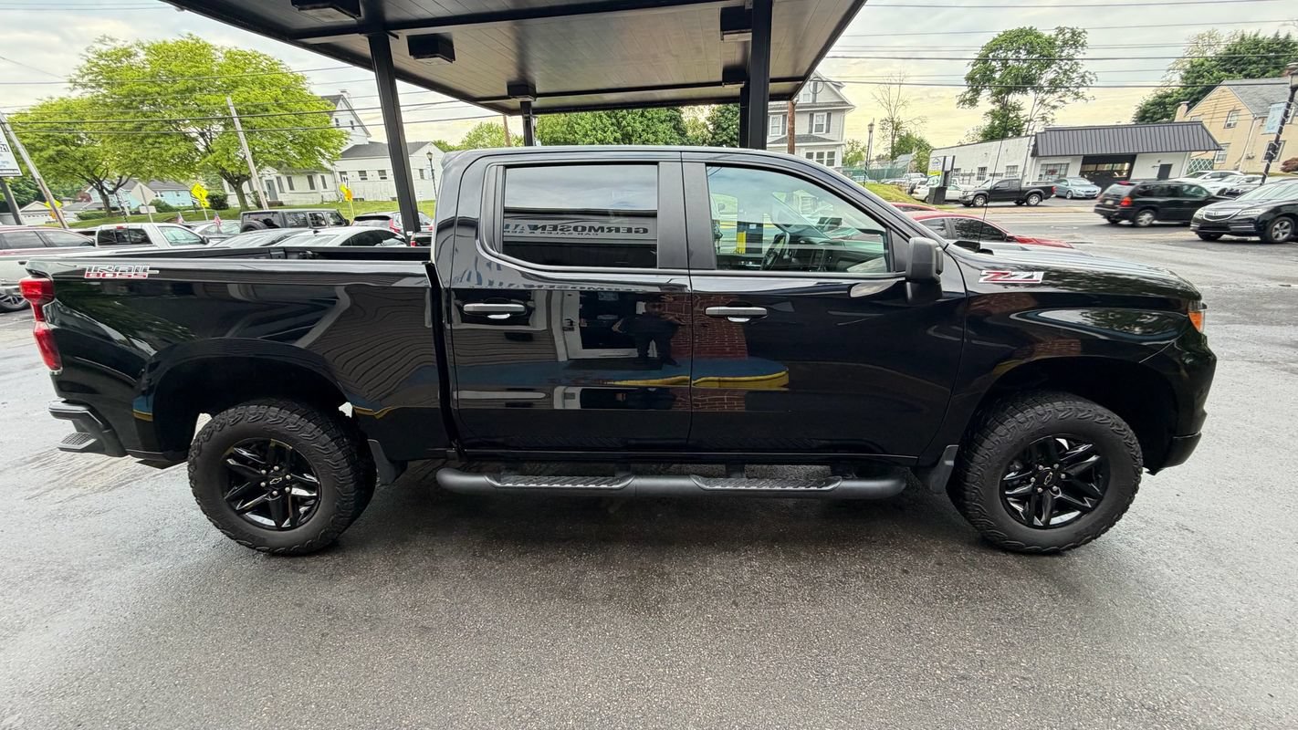 Used 2024 Chevrolet Silverado 1500 Custom Trail Boss w/ LPO, Dark Essentials Package AWD/4WD image 6