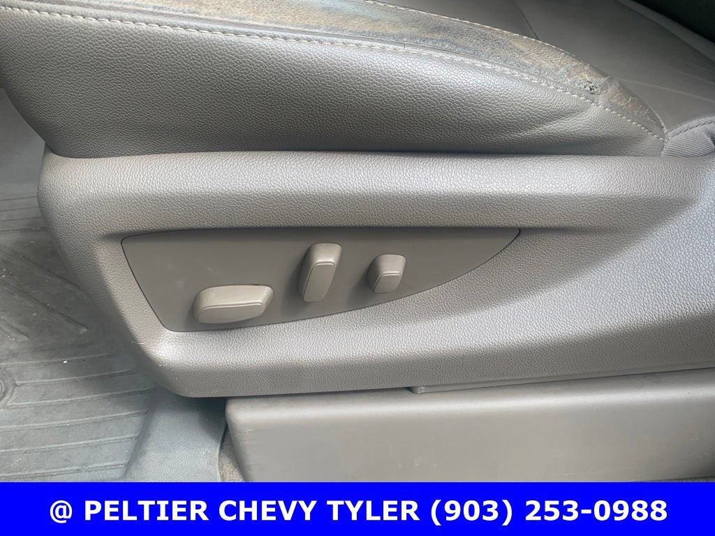 Used 2020 Chevrolet Tahoe LT w/ Luxury Package RWD image 19