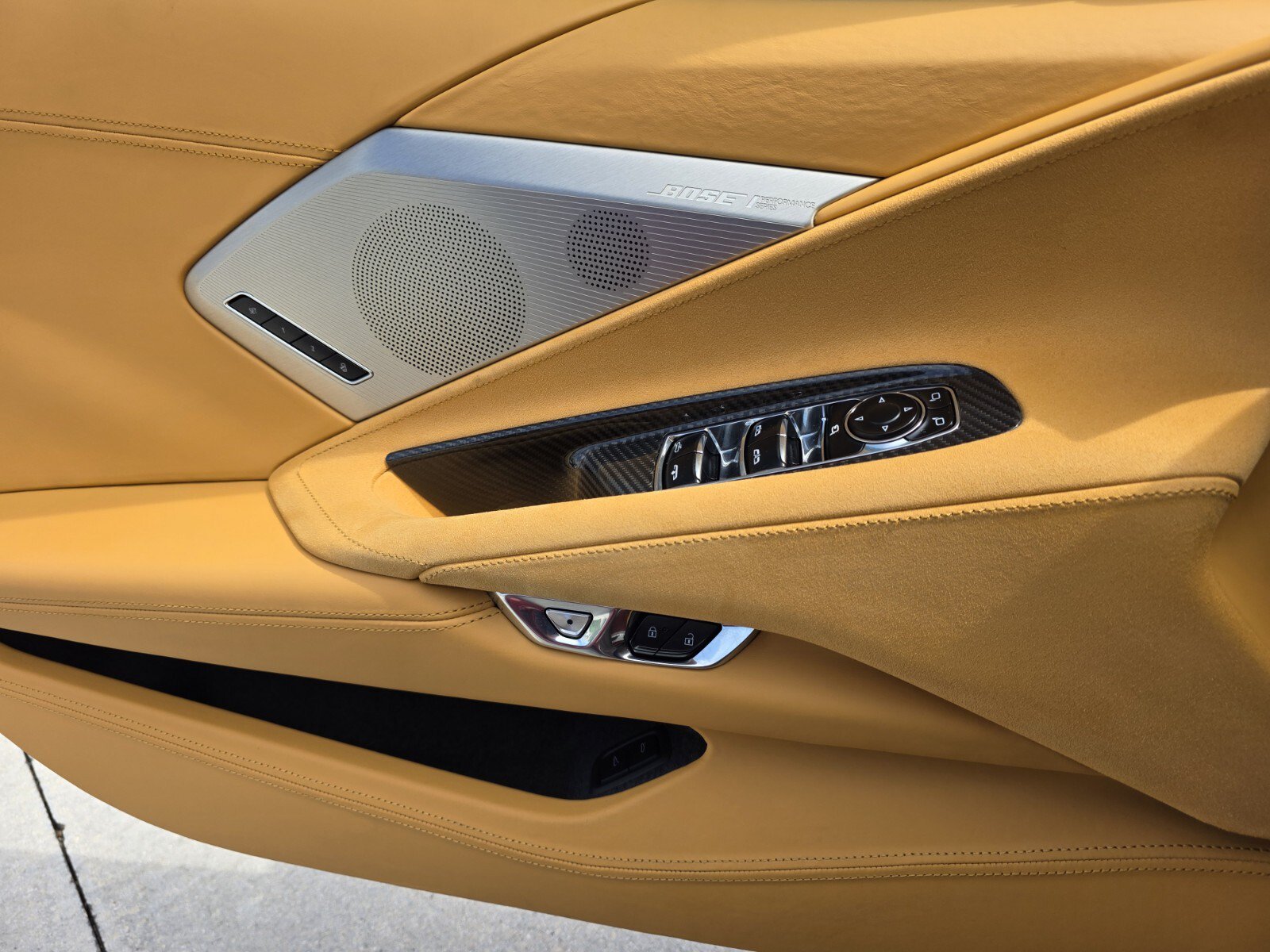Used 2022 Chevrolet Corvette Stingray Premium Conv w/ Z51 Performance Package RWD image 18