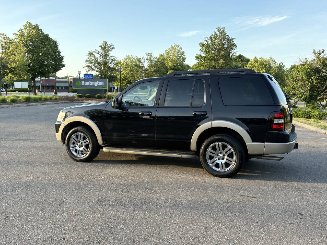 Used 2010 Ford Explorer Eddie Bauer AWD/4WD image 18