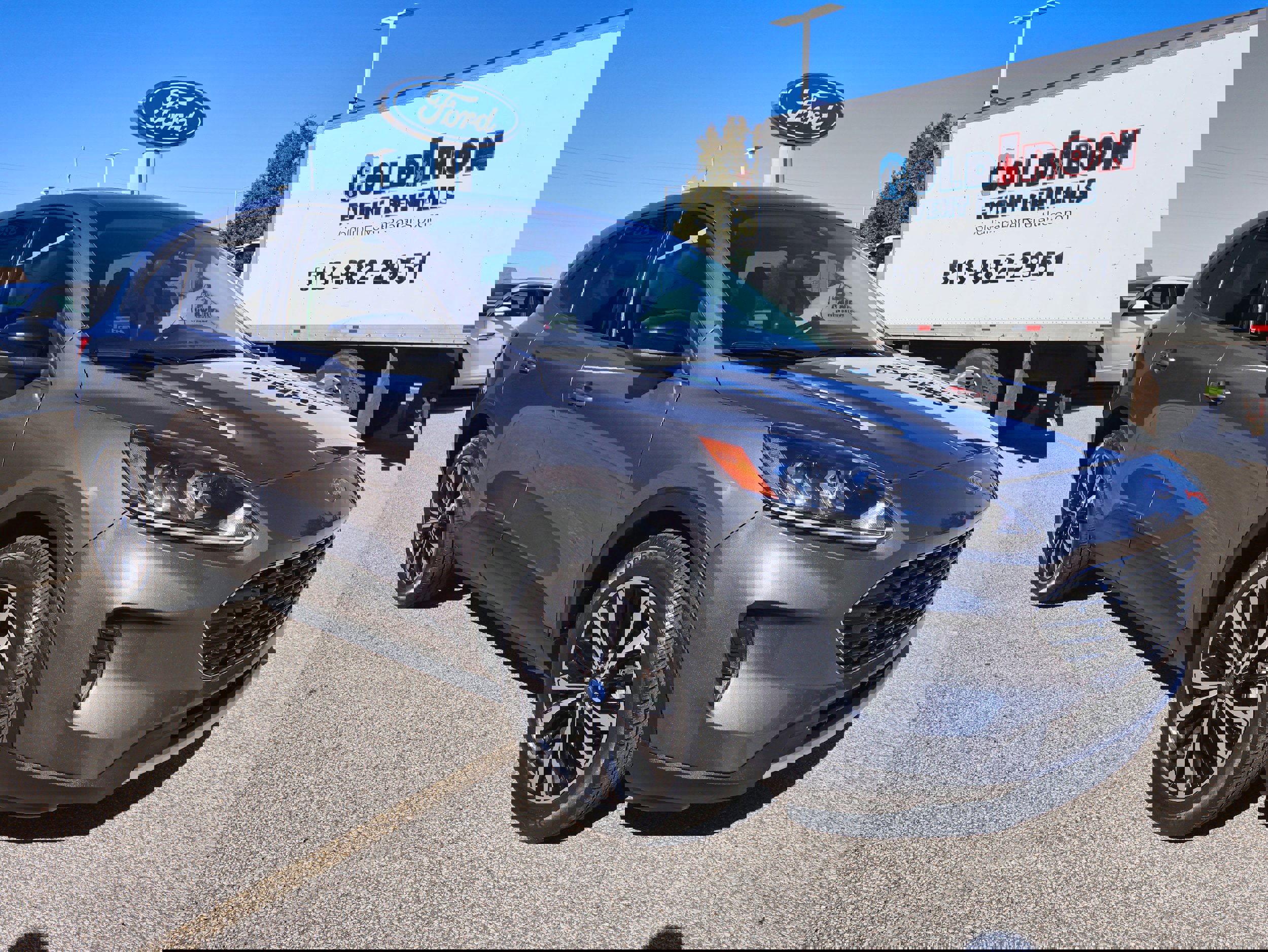 Used 2022 Ford Escape SE w/ SE Sport Appearance Package image 5