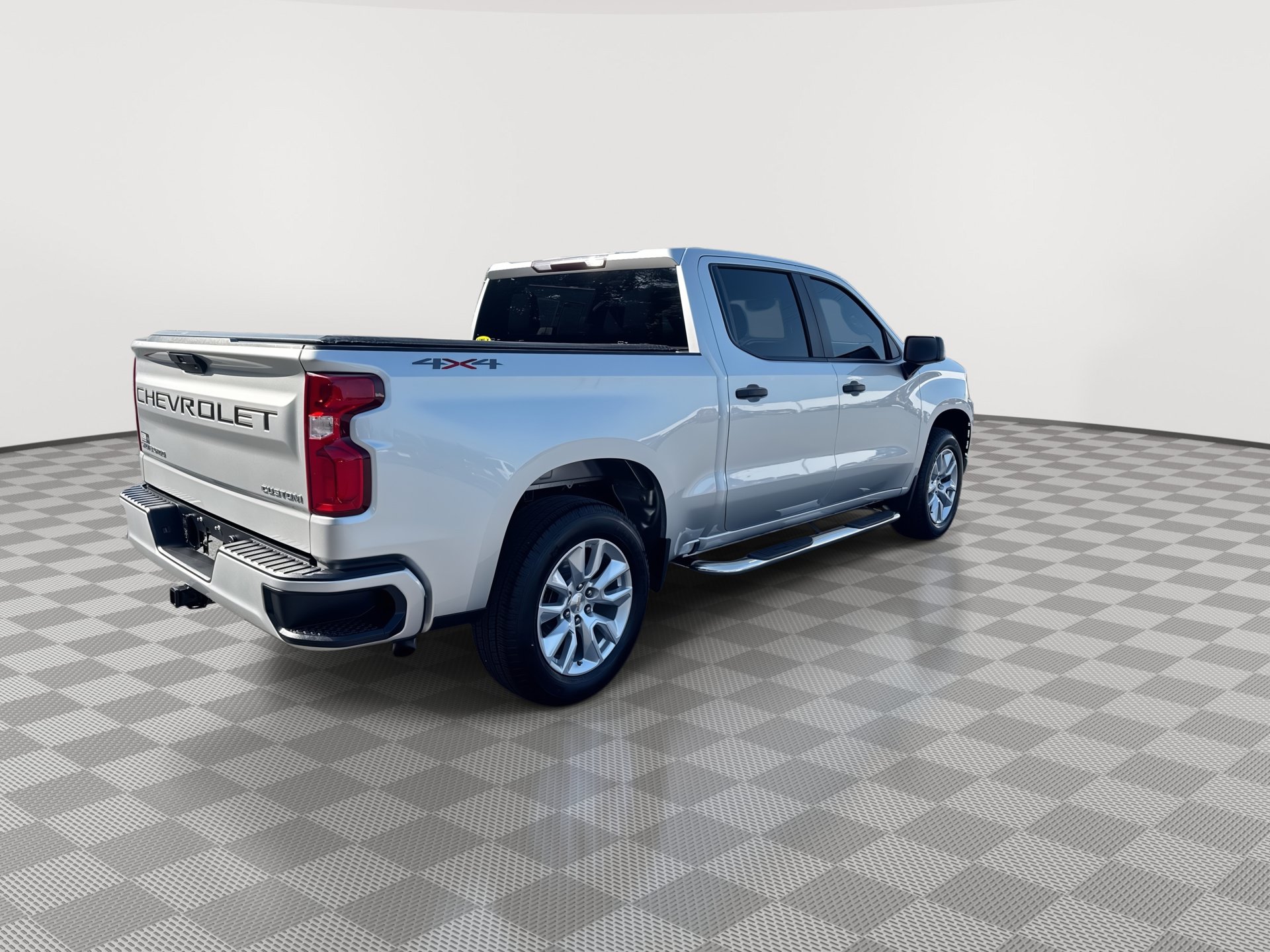 Used 2020 Chevrolet Silverado 1500 Custom w/ Custom Value Package AWD/4WD image 8