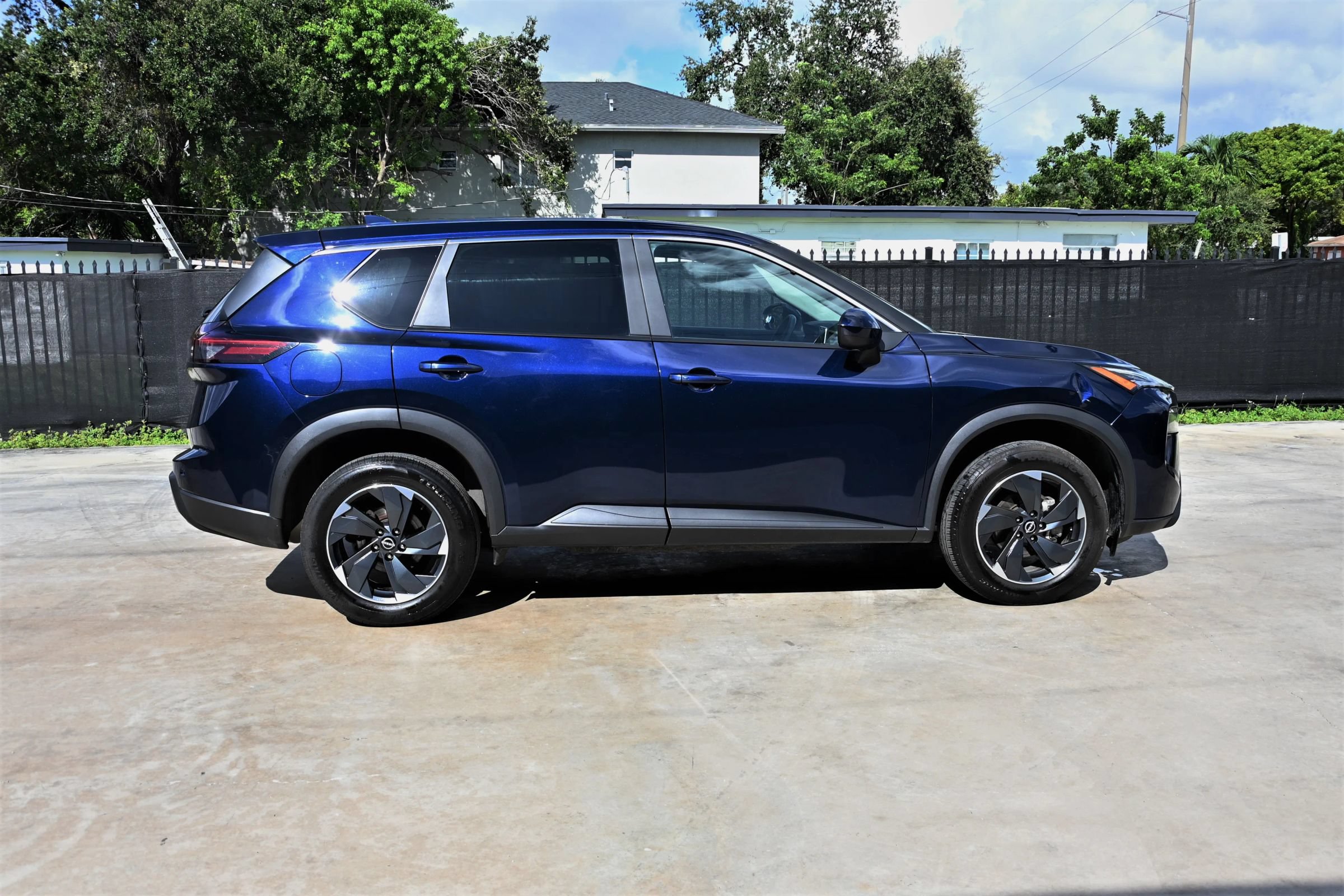 Used 2025 Nissan Rogue SV AWD/4WD image 7