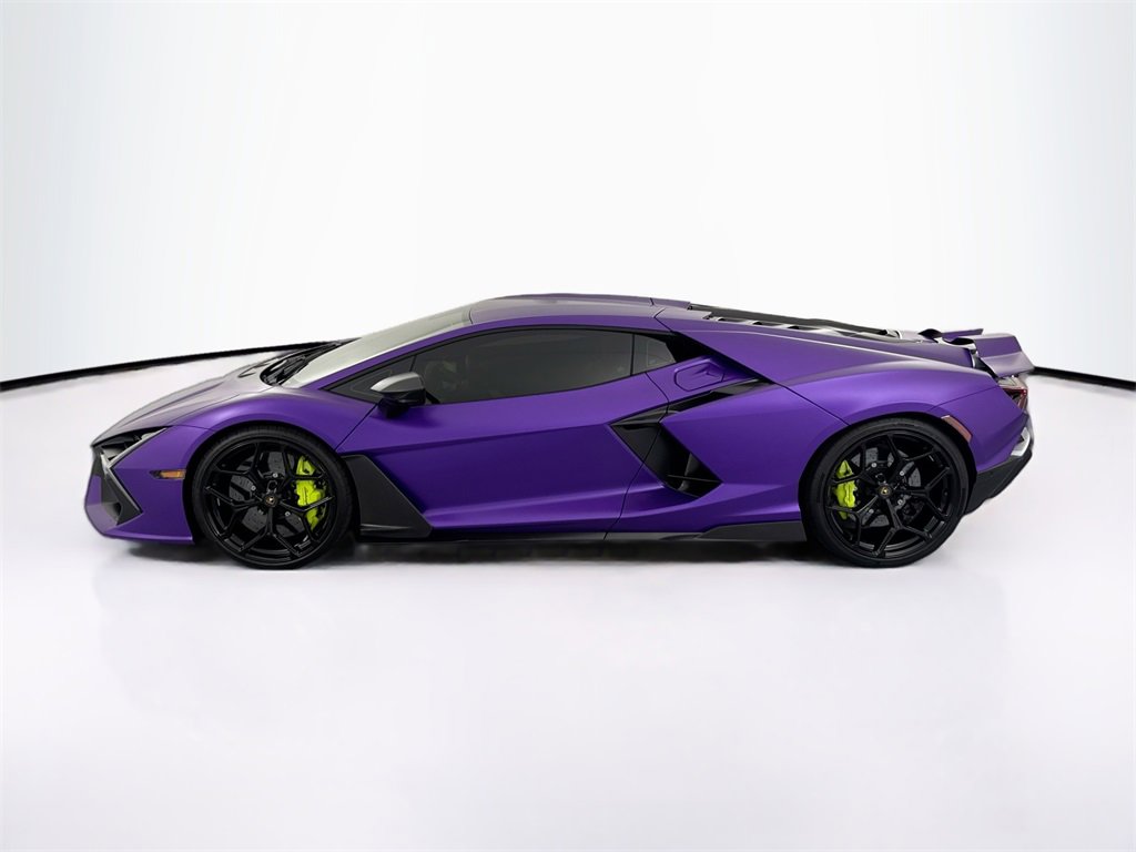 Used 2024 Lamborghini Revuelto image 8