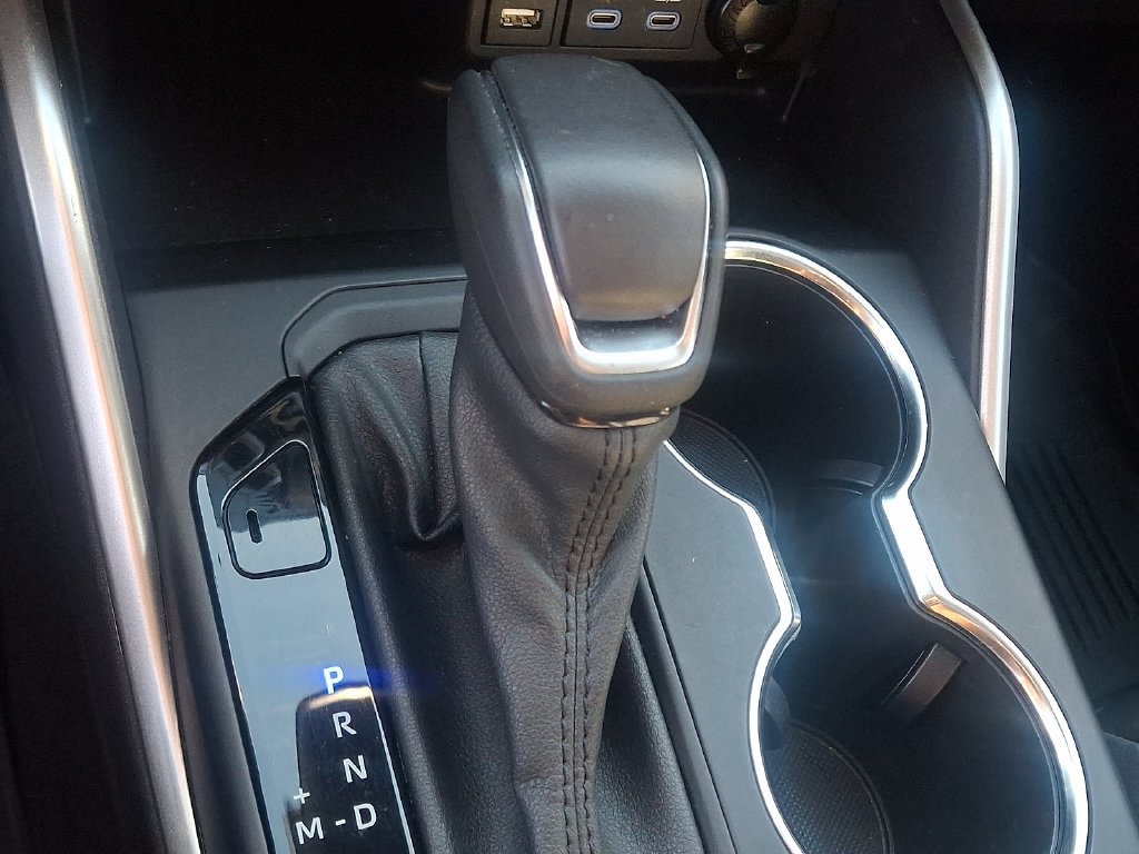Used 2022 Toyota Highlander XLE AWD/4WD image 17