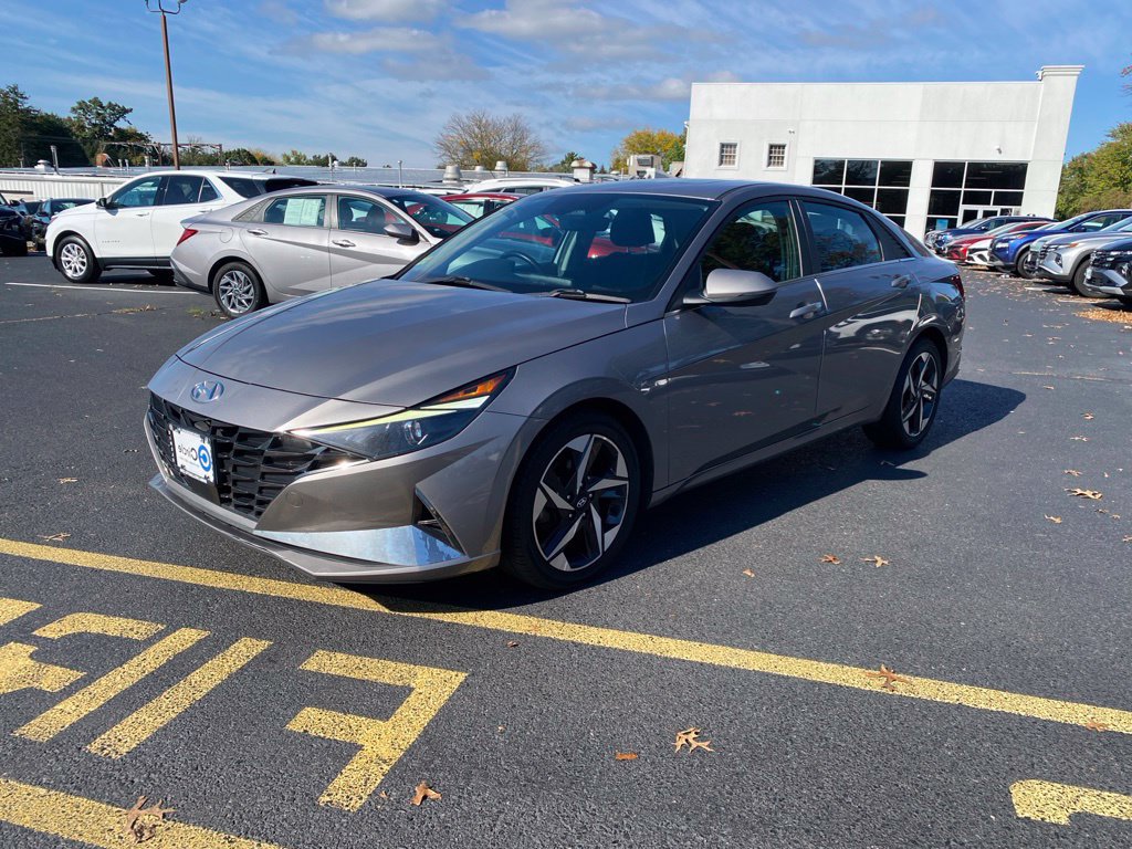 Used 2021 Hyundai Elantra SEL w/ Convenience + Premium Package FWD image 6