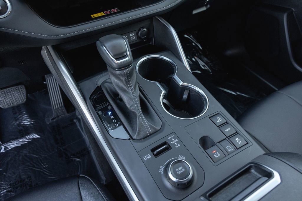 Certified 2025 Toyota Highlander XSE image 16