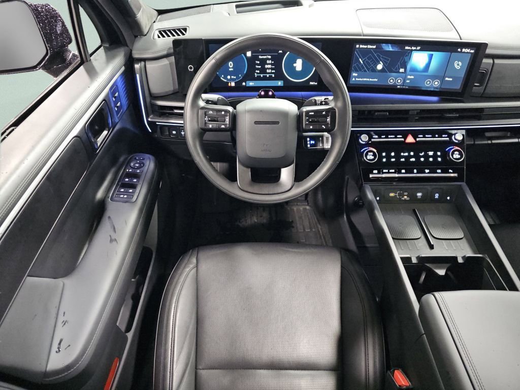 Used 2025 Hyundai Santa Fe Calligraphy AWD/4WD image 4