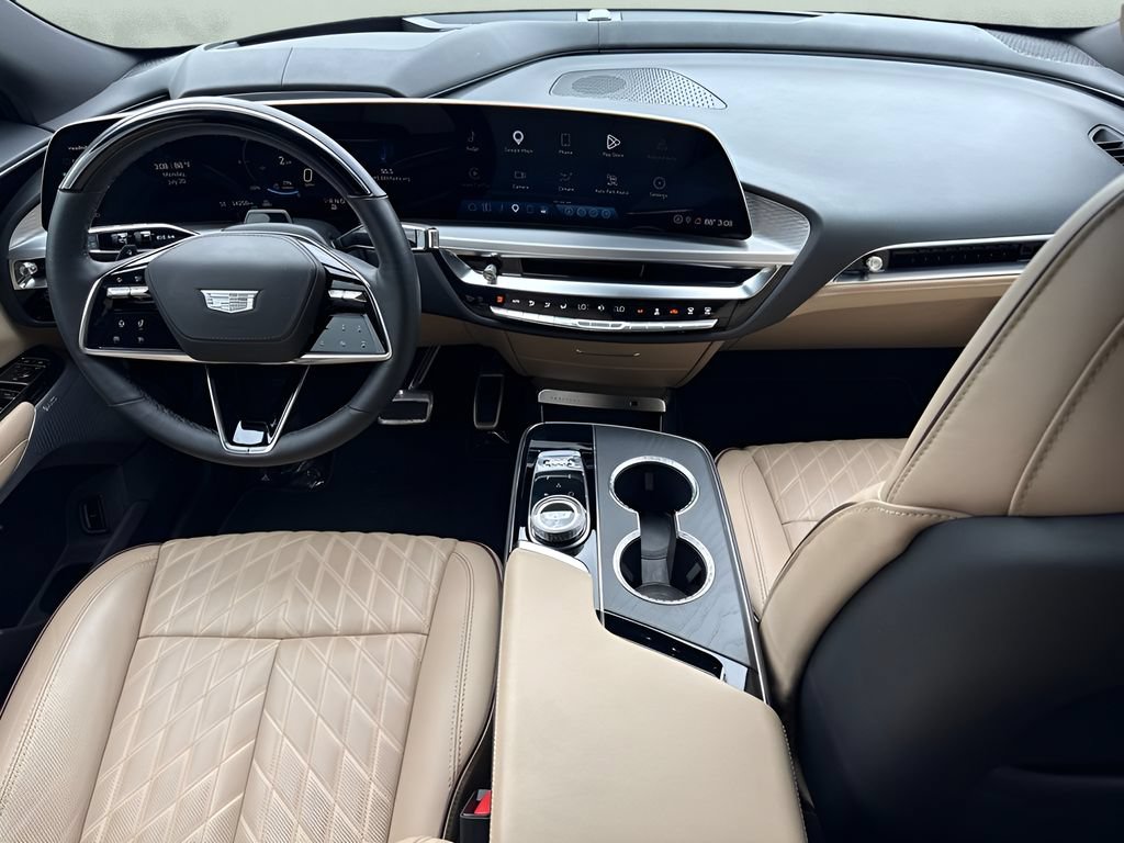Used 2026 Cadillac Lyriq Signature Luxury w/ Nappa Leather Package AWD/4WD image 13