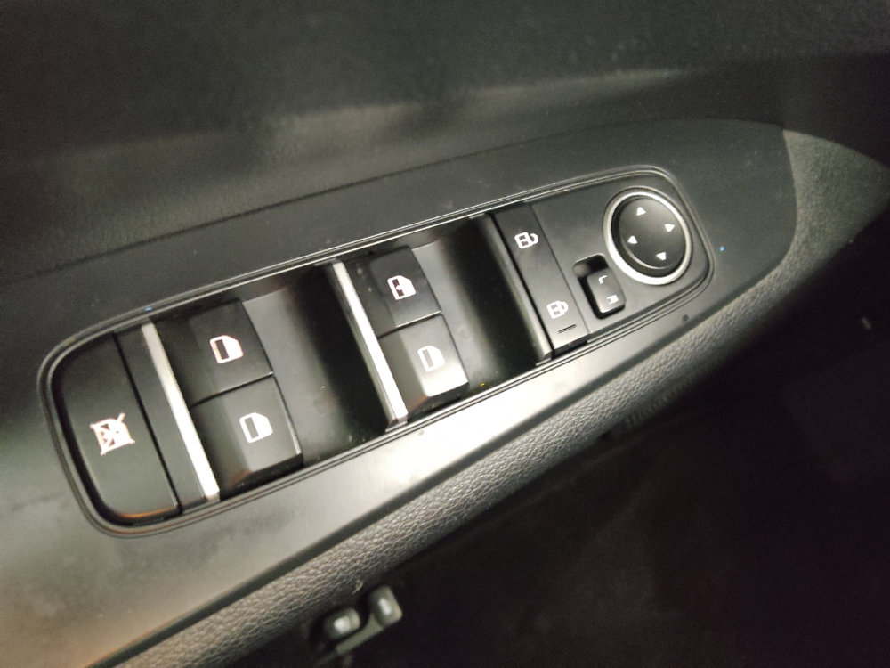 Used 2020 Kia Forte LXS image 27