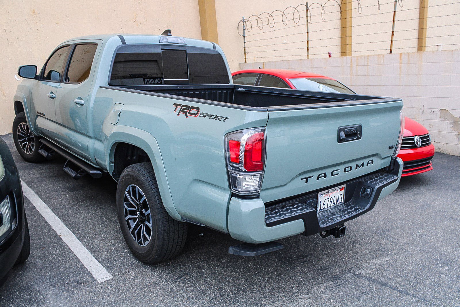 Used 2023 Toyota Tacoma TRD Sport w/ Black Out Package (TMS) RWD image 13