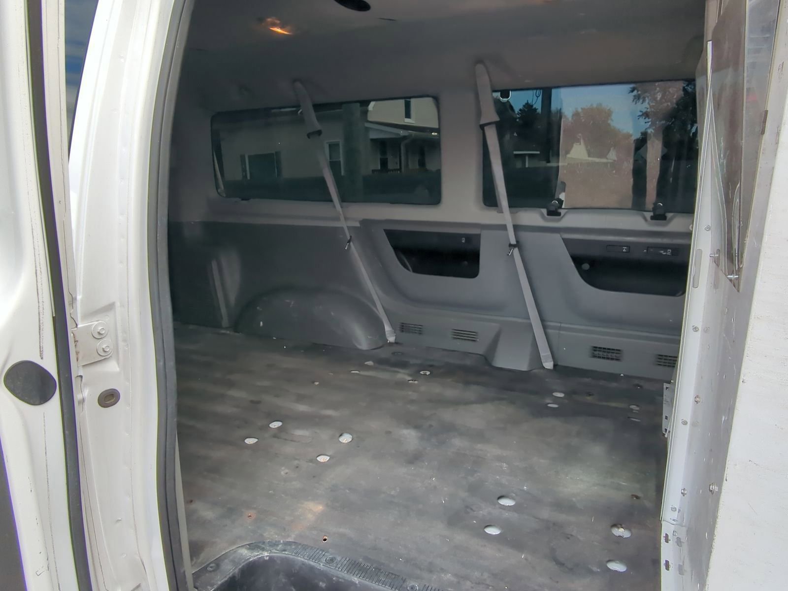 Used 2014 Ford E-150 and Econoline 150 XL w/ Power Windows & Locks Group image 18