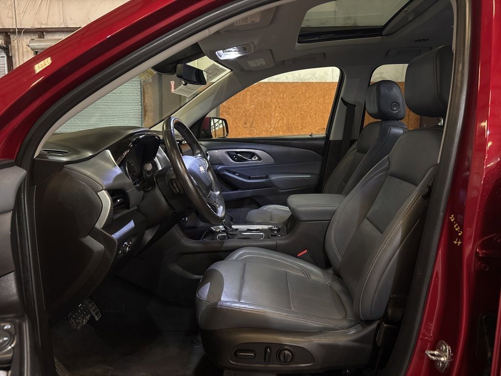 Used 2019 Chevrolet Traverse LT w/ LT Premium Package image 17