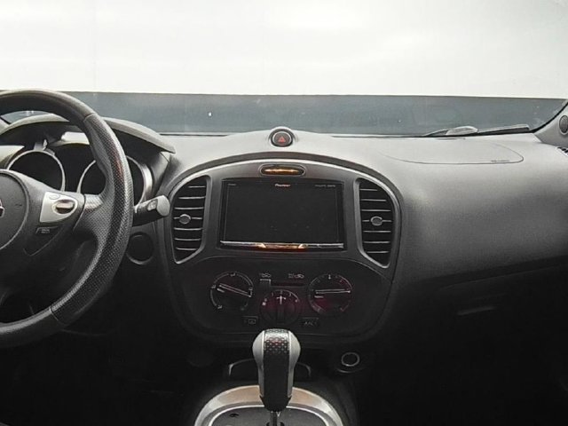 Used 2014 Nissan Juke S FWD image 25