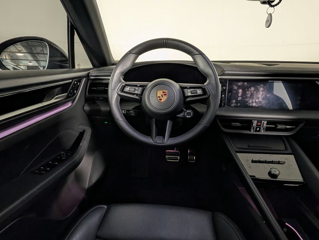 Certified 2025 Porsche Macan 4S Electric AWD/4WD image 19