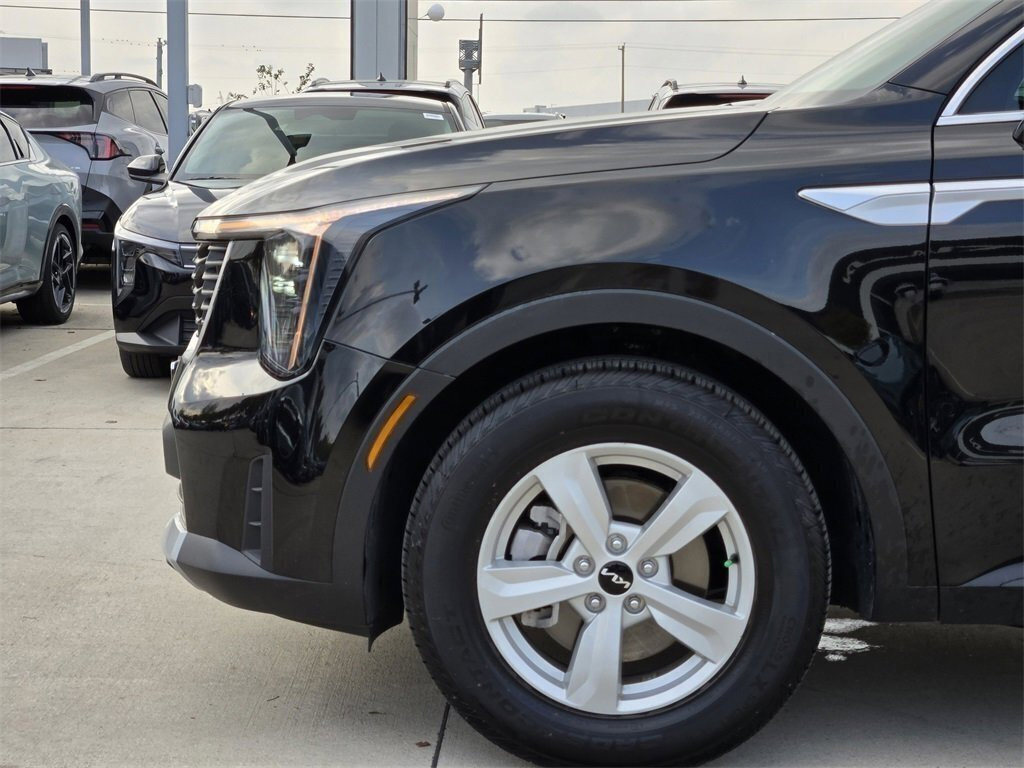 New 2025 Kia Sorento LX image 5