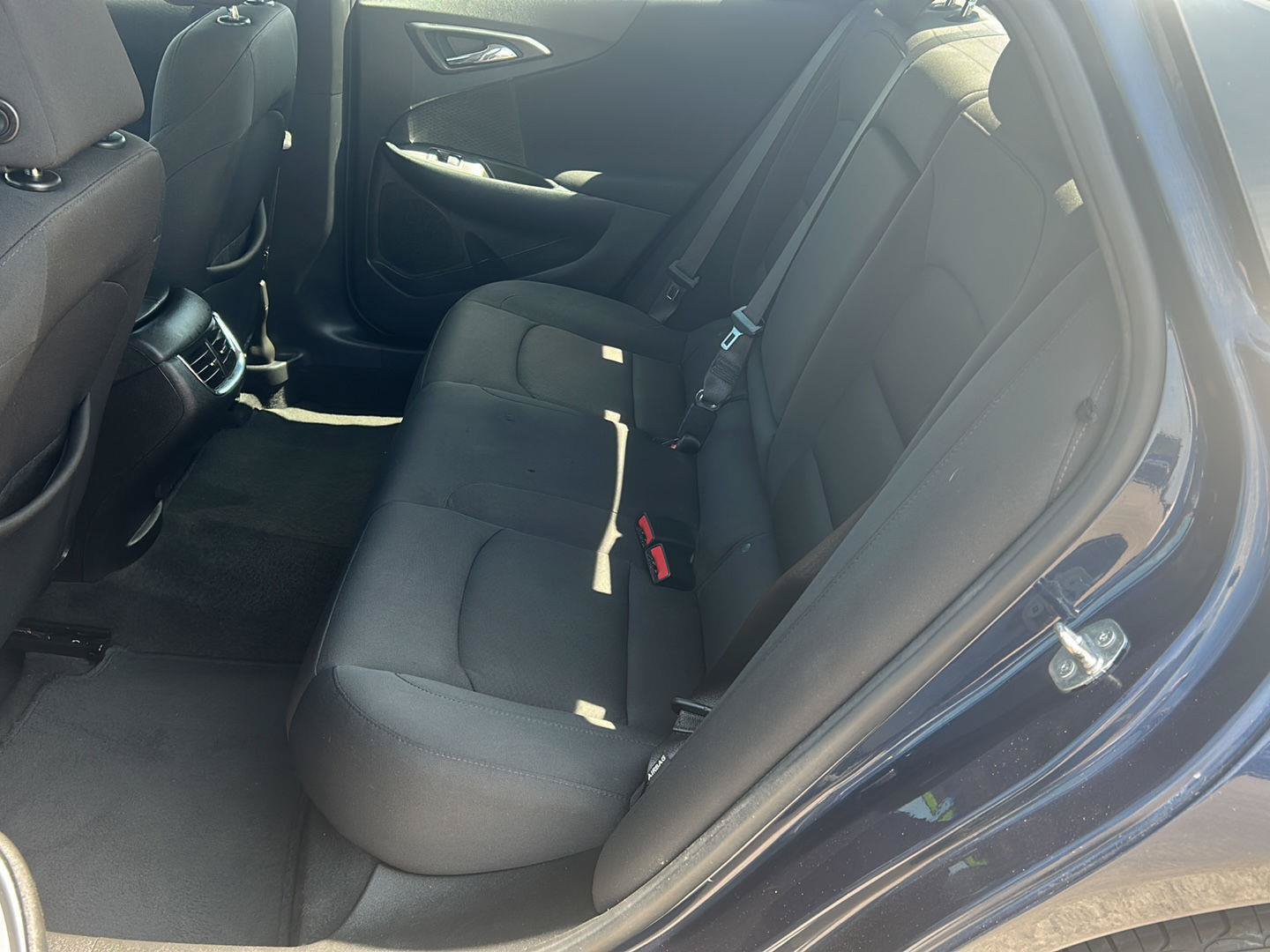 Used 2021 Chevrolet Malibu LT FWD image 19
