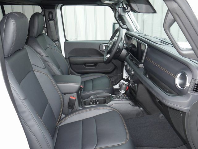 New 2026 Jeep Wrangler Sahara AWD/4WD image 20