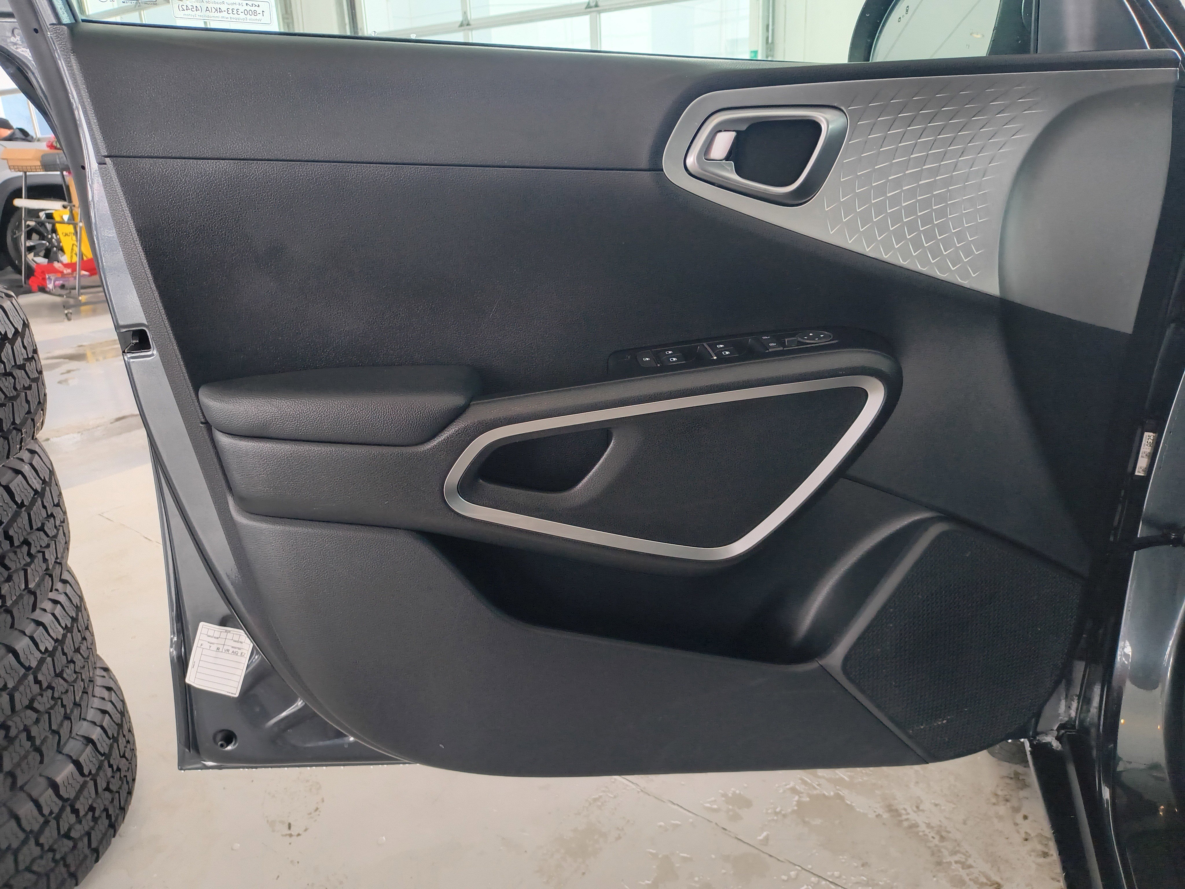 Used 2024 Kia Soul LX w/ Option Group 015 image 8