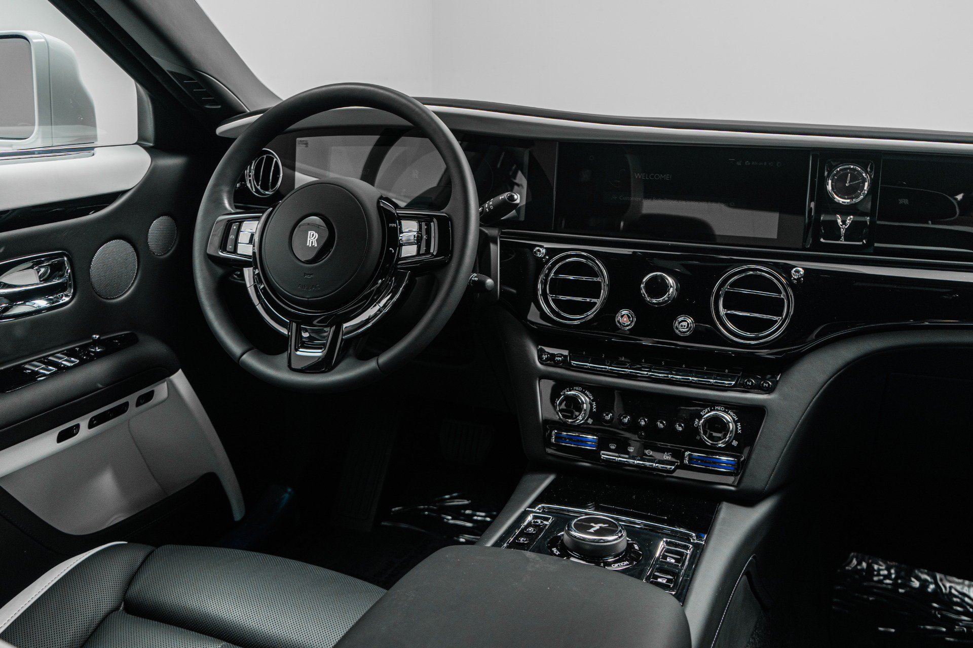 Used 2026 Rolls-Royce Ghost AWD/4WD image 27