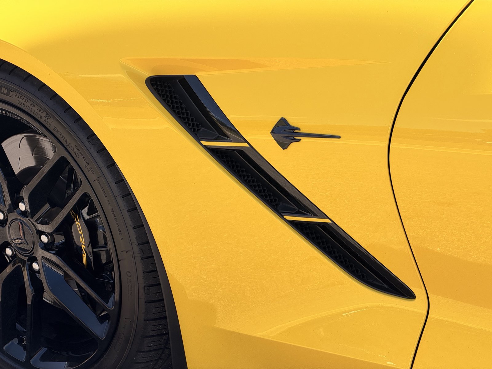 Used 2019 Chevrolet Corvette Stingray Convertible Z51 2LT RWD image 39