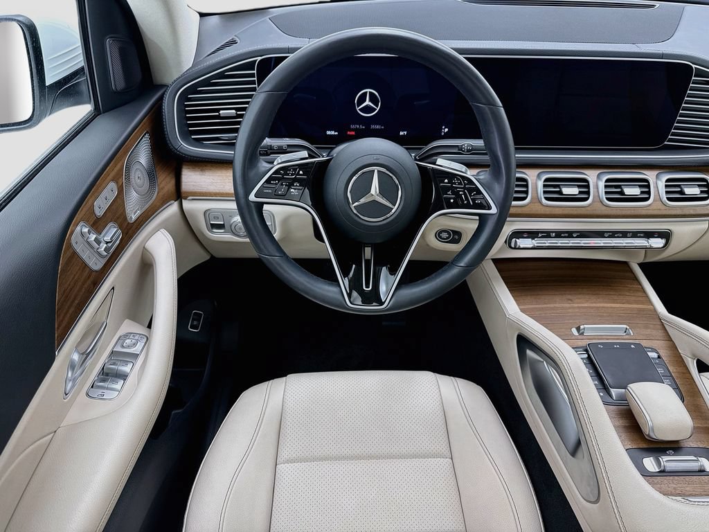 Used 2024 Mercedes-Benz GLS 450 4MATIC image 10
