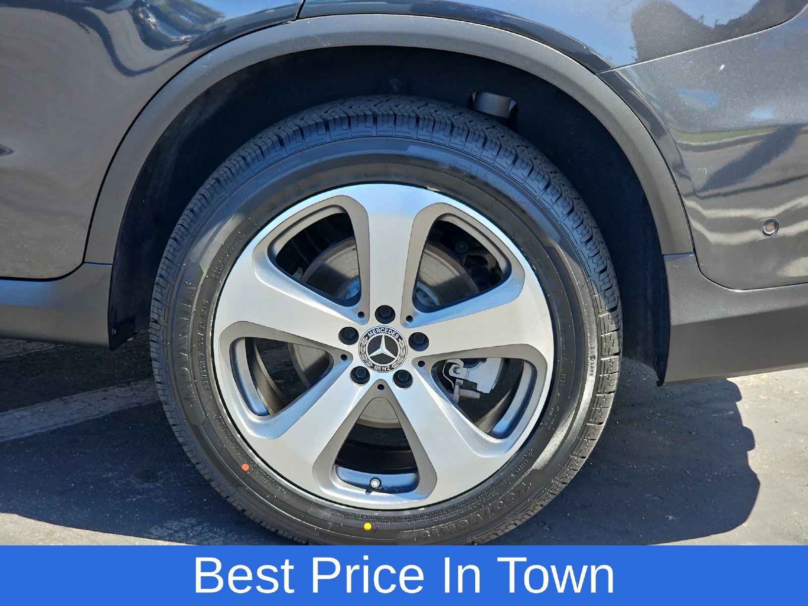 Used 2020 Mercedes-Benz GLC 300 4MATIC Coupe w/ Parking Assistance Package image 35
