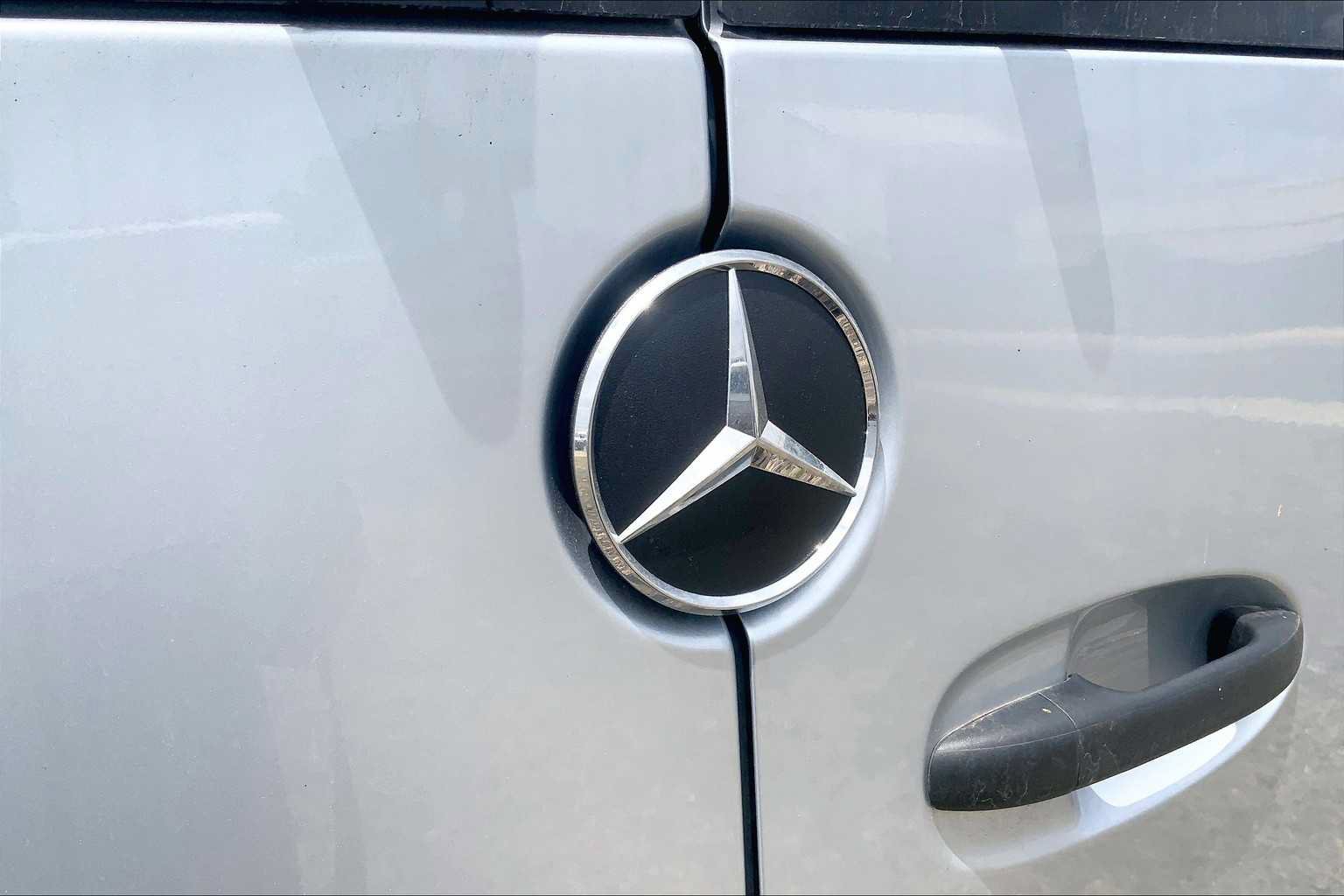 Used 2025 Mercedes-Benz Sprinter 2500 image 14