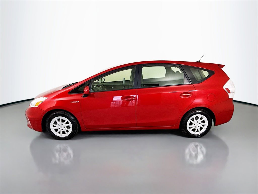 Used 2013 Toyota Prius V Five image 2