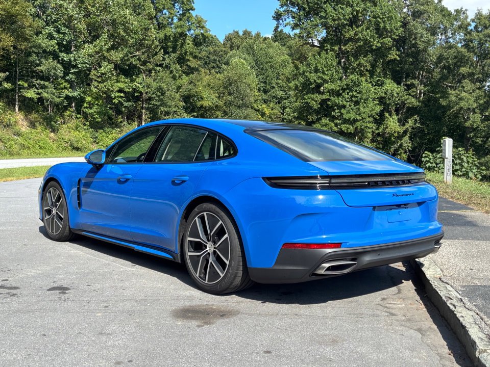 New 2025 Porsche Panamera 4 image 3